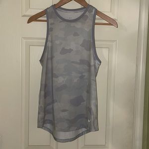 NWOT THE NIKE TEE DRI FIT SIZE XS light camo